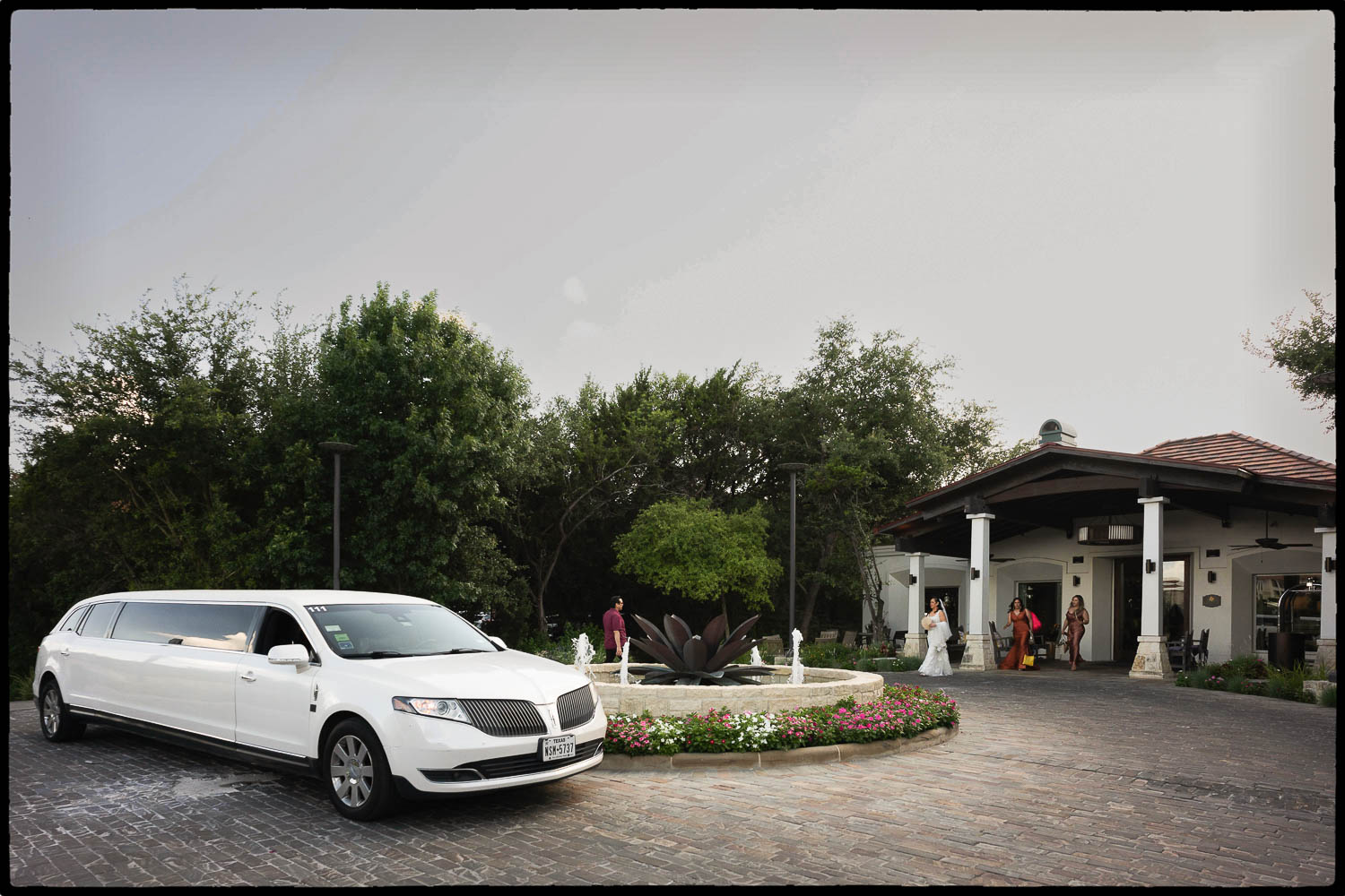 10 McNay Art Museum Wedding Ceremony Philip Thomas wedding photographer L1100946 Edit