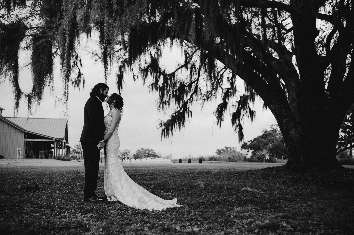 12 The Barn at Bonner Creek Wedding + Reception Philip Thomas Photography L1001115